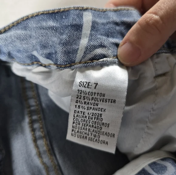 BAMBOO▪️Light Wash Straight Leg Jeans with Bow Design - Picture 8 of 9